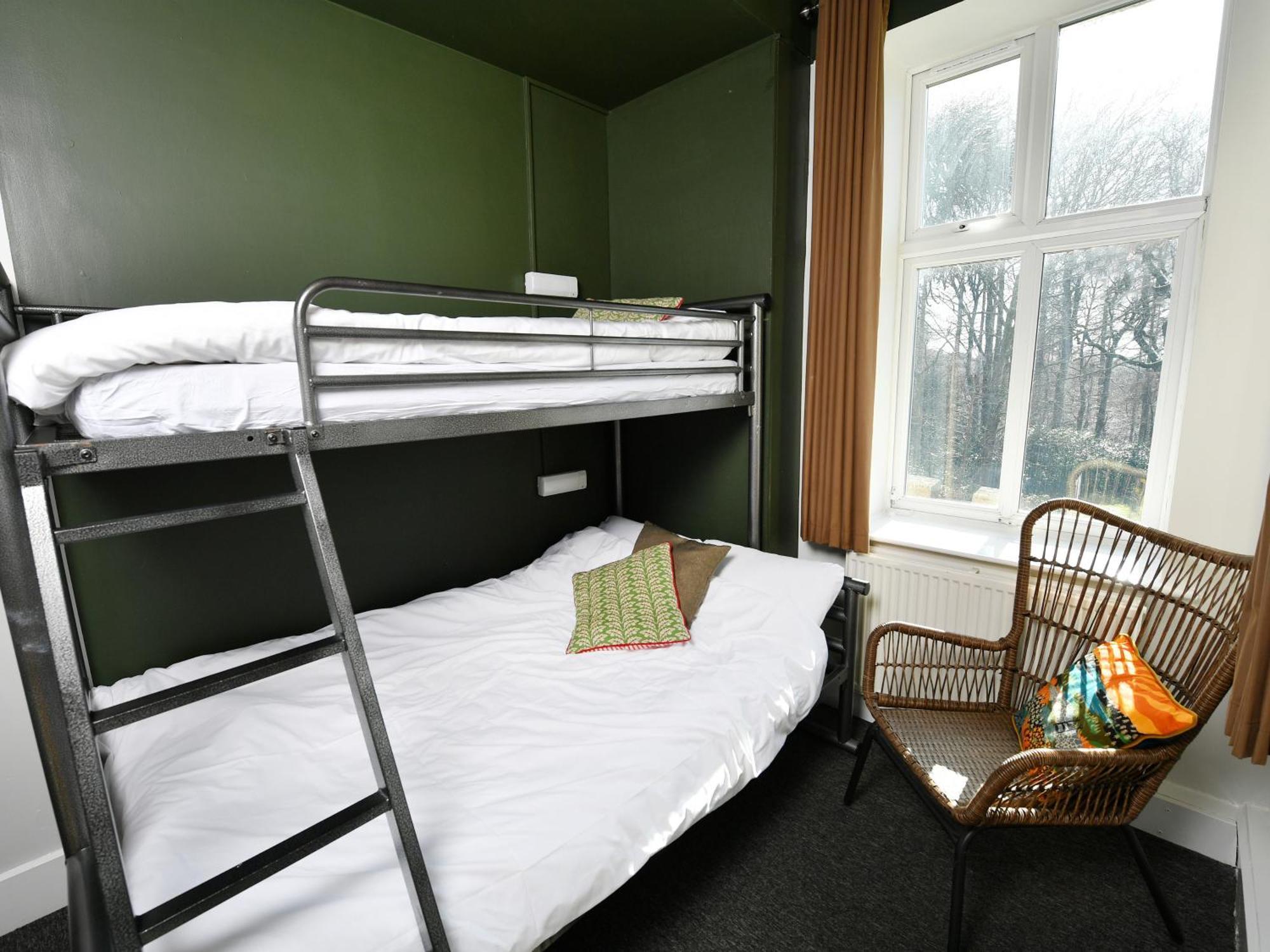 5 Bed Double Private Room
